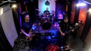 Fastblues - Medley (Lil' Devil / Machinehead / School's Out / Time / Killing Moon)